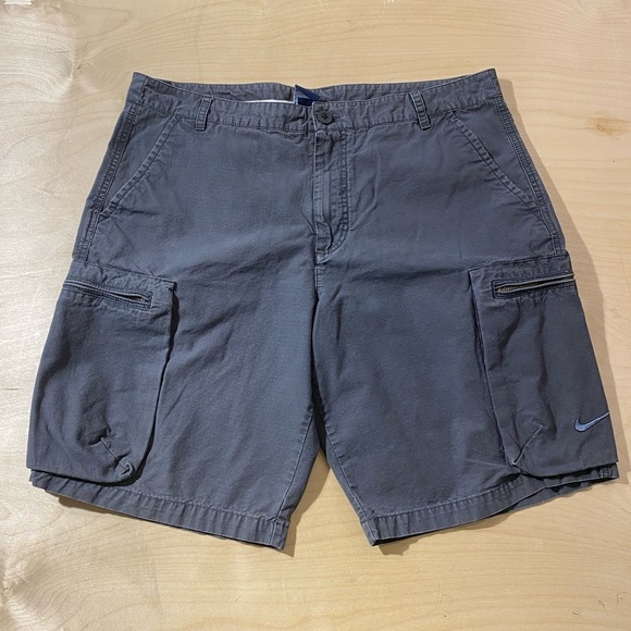 Nike Men's Gray Cargo Shorts 36 (C) - Picture 2 of 9